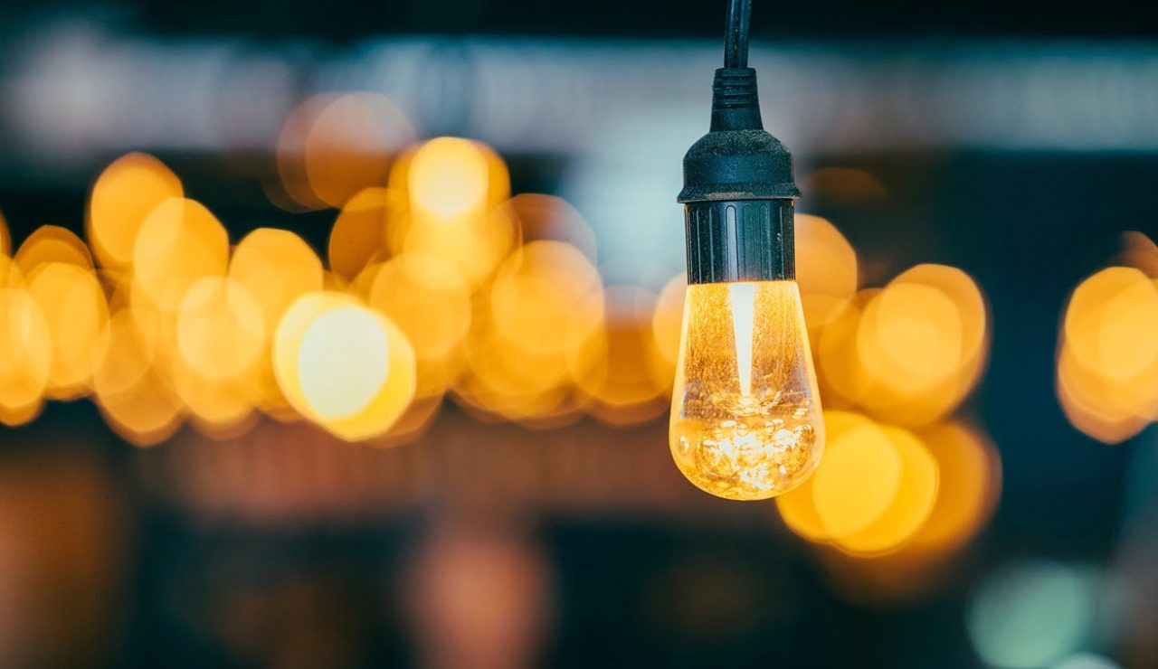 light-bulb-4297386_1280
